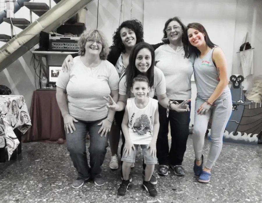 El equipo de Pie Grande años atrás junto a nuestra animadora